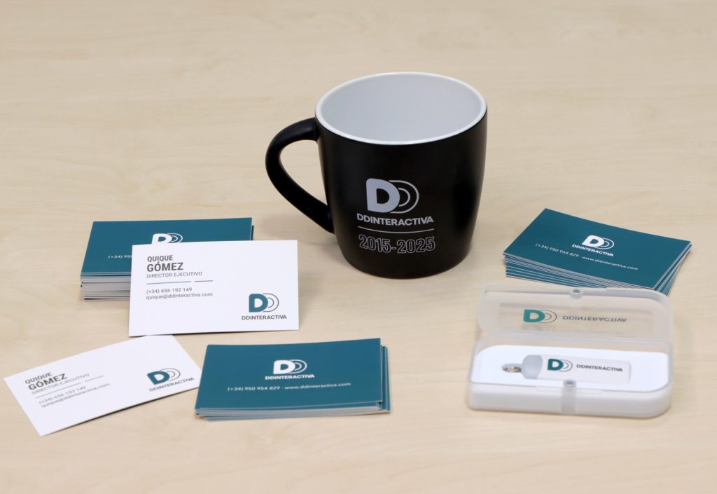 Foto tarjetas, taza, pendrive de DDInteractiva